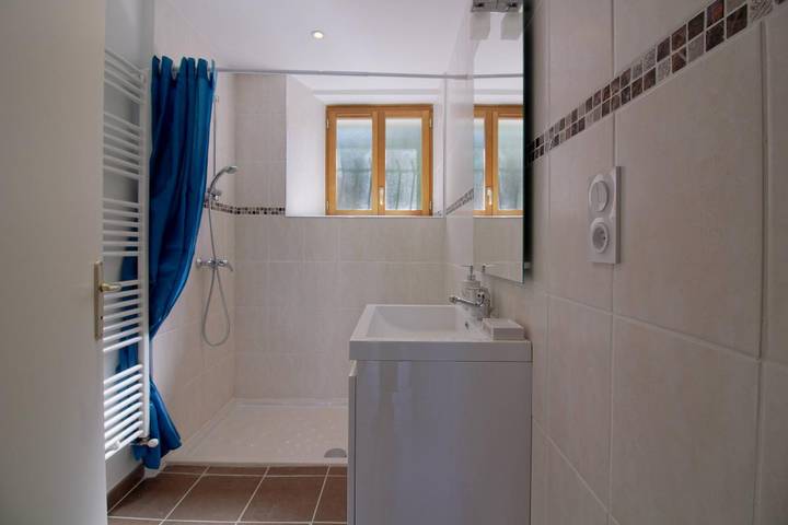 Gîte pour 4 personnes, avec jardin à Azet - 3