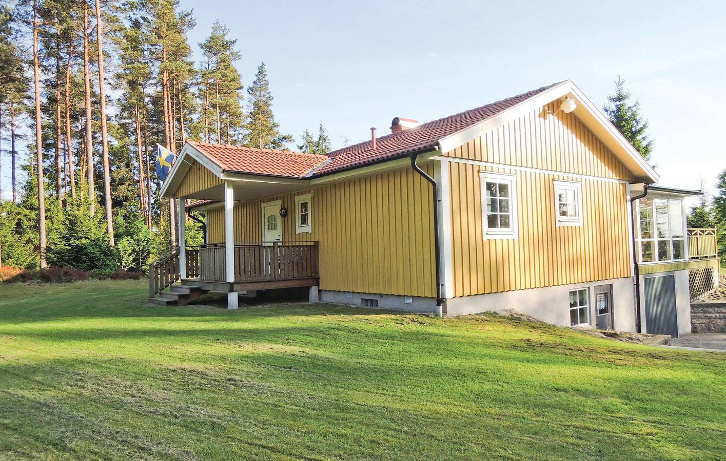 Ferienhaus für 8 Personen mit Terrasse in Kronoberg