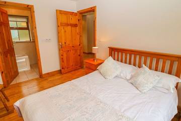 Cottage for 7 People in County Cork, Photo 3