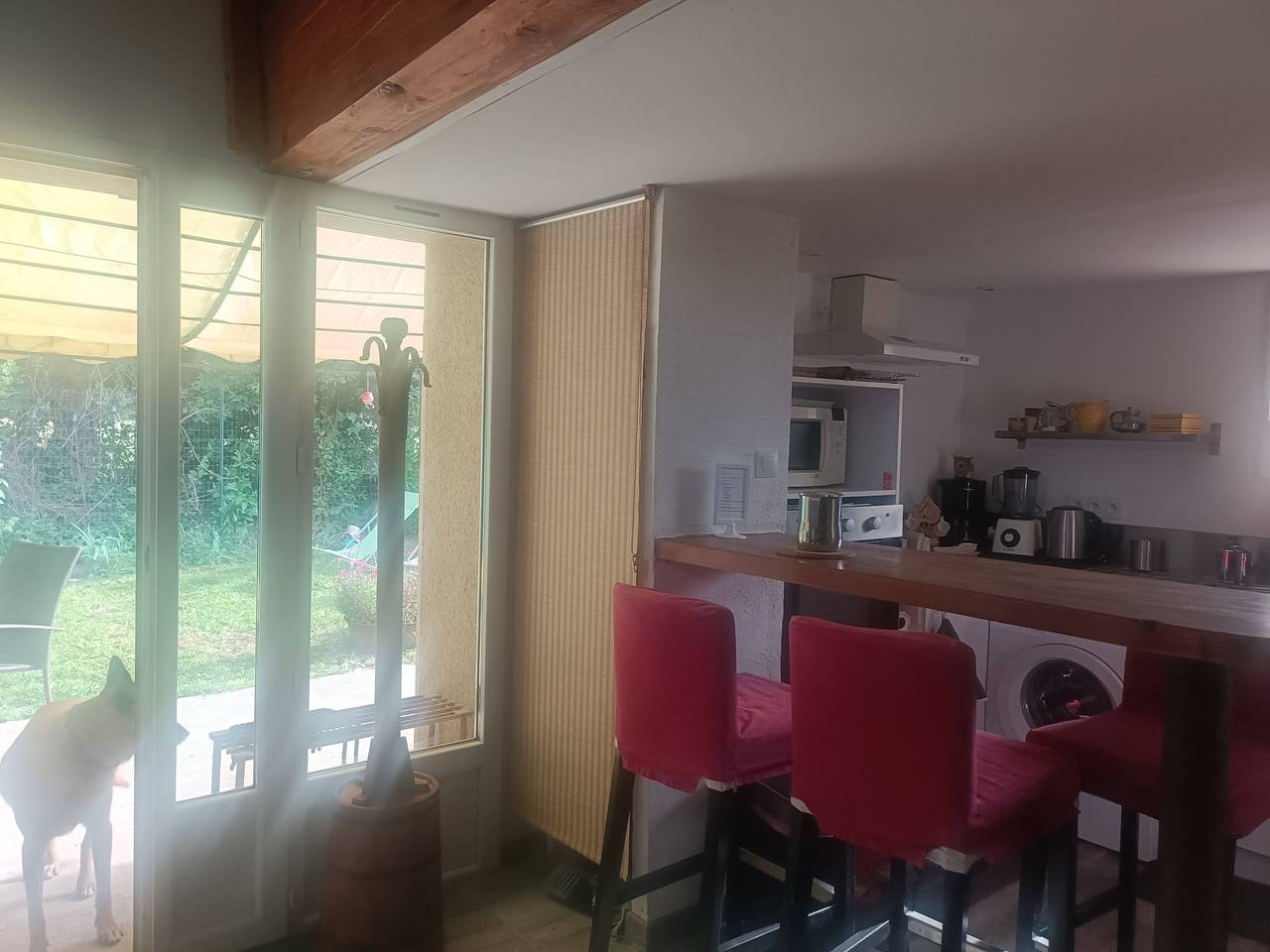 Ganzes Studio, Studio-Apartment 'Chez Delph' mit privater Terrasse, Garten und Klimaanlage in Rognonas, Arles und Umgebung