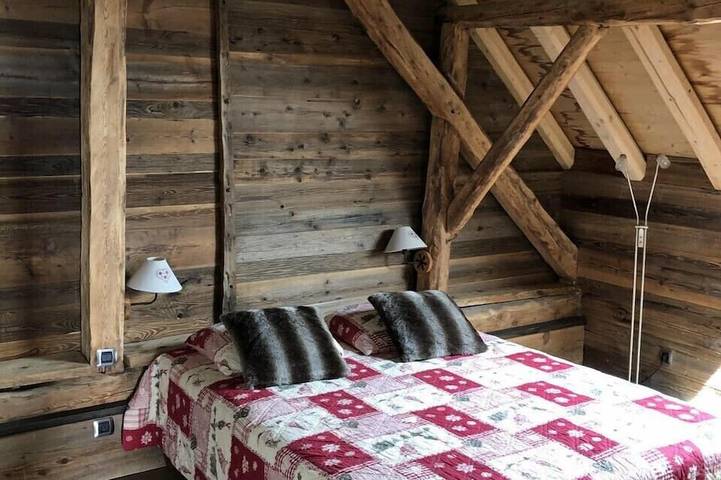 Almhütte, in der Nähe des Skigebiets, für 10 Personen, komplett renoviert. in Montgellafrey, Saint-François-Longchamp