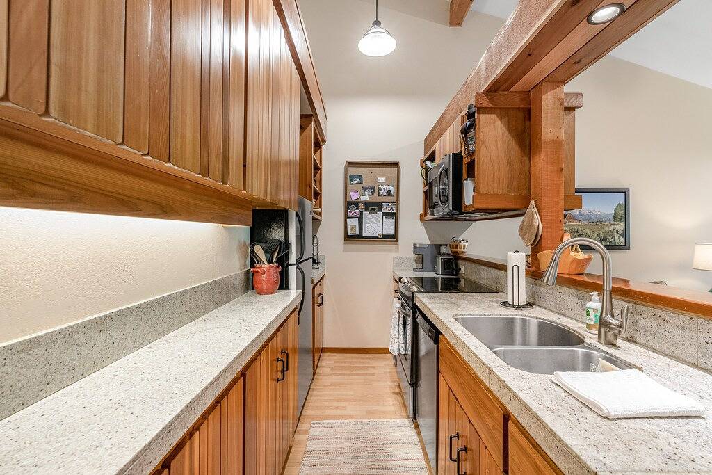 Ganze Wohnung, Fantastic, central condo with full kitchen & mountain views from the balcony in Moose Wilson Road, Grand Teton Nationalpark