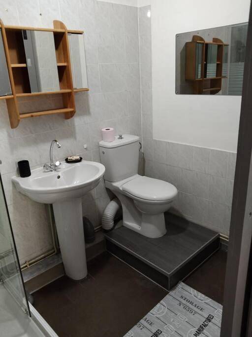 Gîte pour 3 personnes, avec piscine ainsi que terrasse et jardin à Cuiseaux - 4