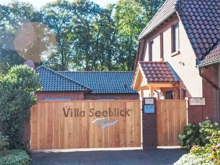 Ferienhaus für 11 Personen, mit Balkon und Terrasse sowie Garten und Sauna am Schweriner See