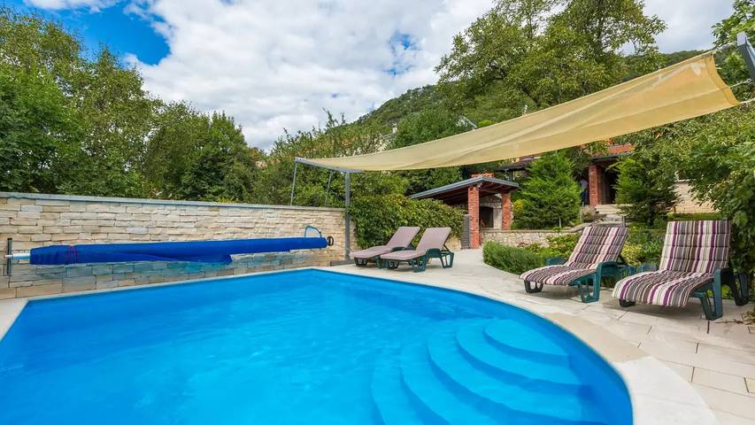 Ferienhaus für 6 Personen, mit Terrasse und Pool
