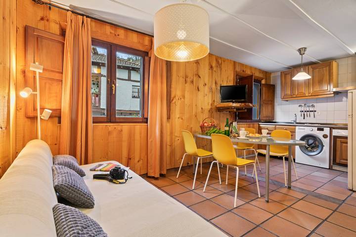 Casa rural para 4 personas, con jacuzzi en Comarca de Oriente - 3