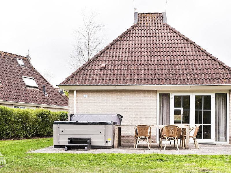 Vakantiefriesland — Ferienhaus Eernewoude mit Spa im Freien in Nationalpark De Alde Feanen