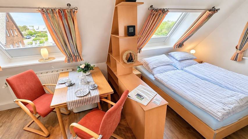 Ganze Wohnung, Eichhorn Nord – Gemütliche Unterkunft in Wenningstedt mit Terrasse und Garten in Nordfriesische Inseln (Schleswig-Holstein) (Schleswig-Holstein), Wenningstedt