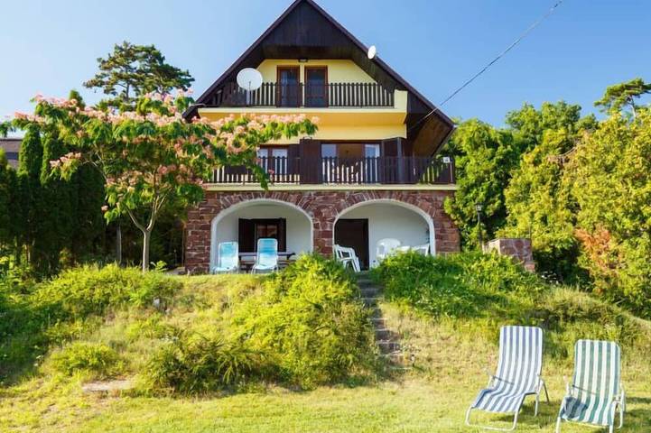 Ferienhaus für 8 Personen, mit Balkon