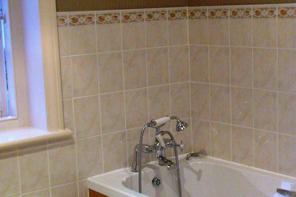 Pretty cottage with direct access to The New Forest in Burley, Hampshire