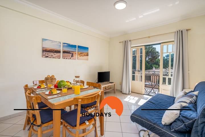 Casa de férias para 6 pessoas, com piscina e varanda em Praia da Oura