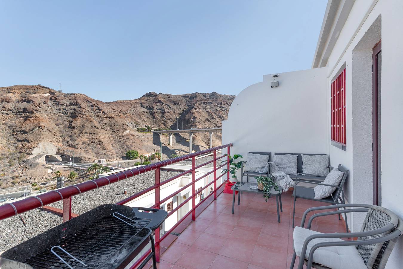 Ferienvilla 'Big Puerto Rico Streetfront' mit Bergblick, Wlan und Klimaanlage in Mogán, Gran Canaria Süd