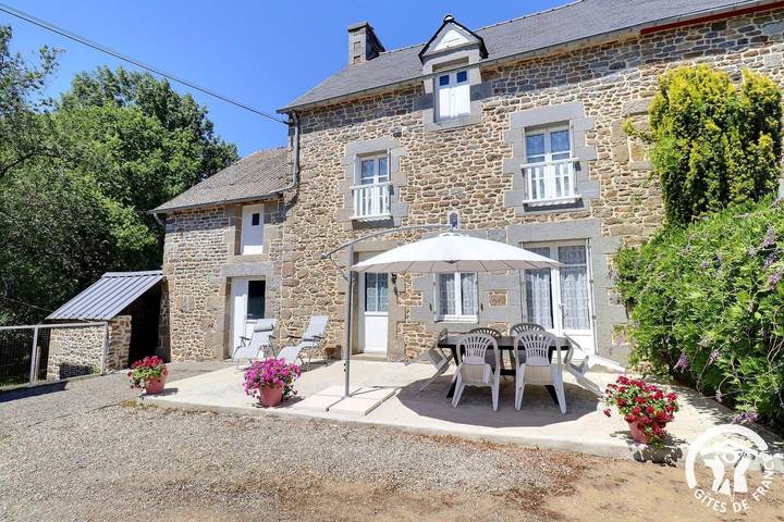 Gîte pour 6 personnes, avec Terrasse ainsi que Jardin et Vue à Bonnemain