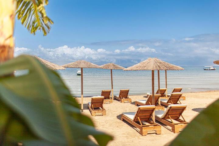 Apartahotel para 2 personas, con piscina además de jardín y vistas en Grecia