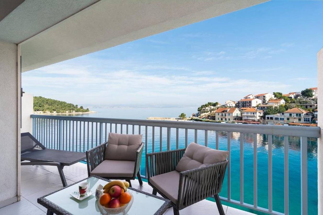 Ganze Wohnung, Apartments Seafront Paradise in Stomorska, Solta