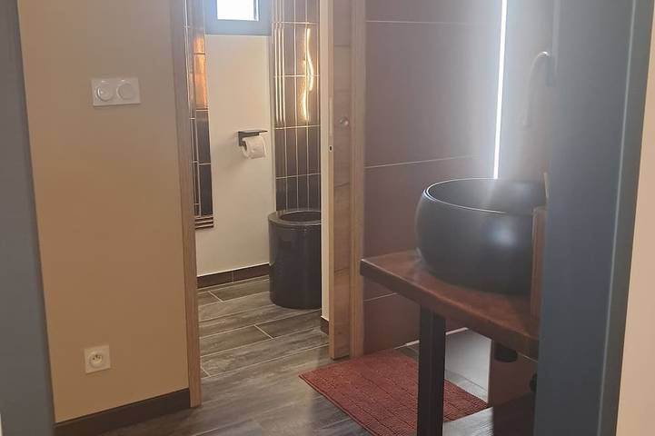 Location de vacances pour 2 personnes, avec jardin ainsi que terrasse et piscine à Saint-Chamas - 3