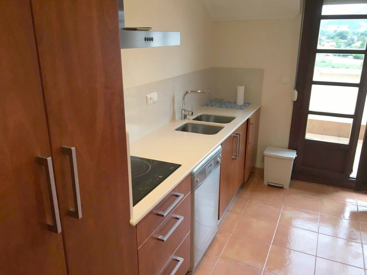 Apartamento entero, Ático Nuevo con vistas in Cabezón de la Sal, Costa de Cantabria