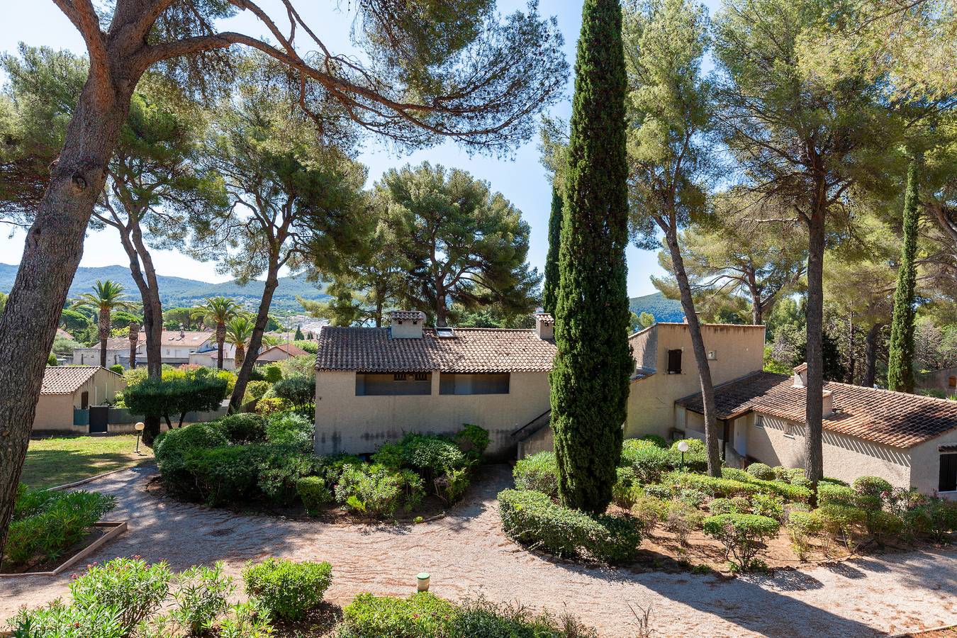 Entire studio, Studio 'Close to the Seaside Saint-Cyr' with Balcony, Wi-Fi and Air Conditioning in Les Lecques, Saint-Cyr-sur-Mer