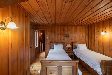 Cabin Rentals And Lodges for 8 Guests in Lac-Supérieur, Quebec, Picture 3