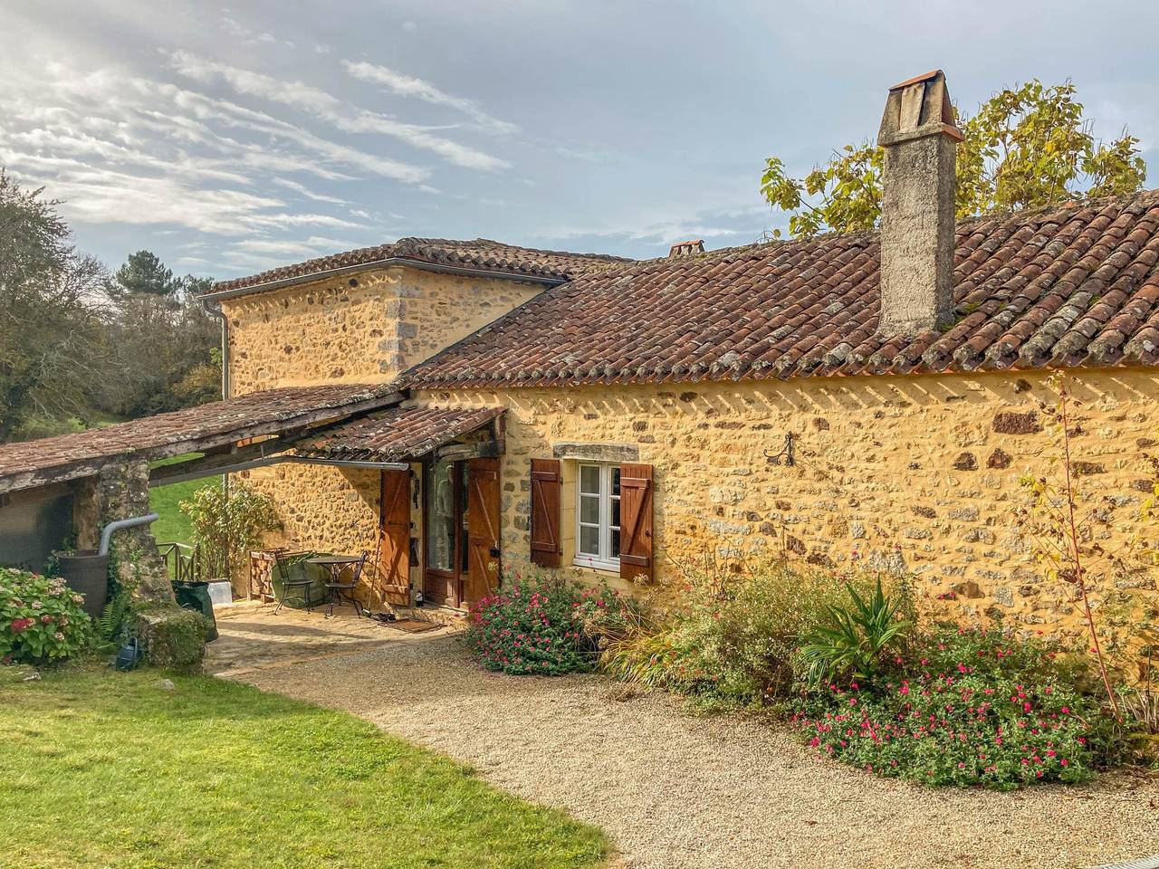 Country house with pool in prime location in Sauveterre-la-Lémance, Villeneuve-sur-Lot region