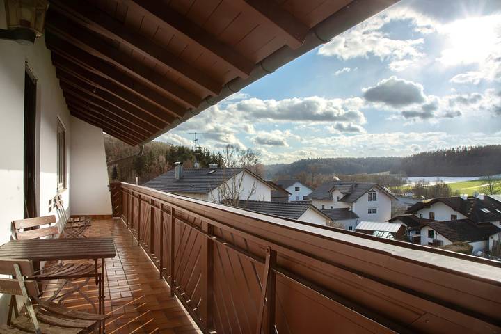 Ganze Wohnung, Ferienwohnung 'Weinberg' mit Balkon und Wi-Fi in Zeilarn, Ostbayern