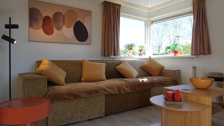 Chalet voor 4 personen, with sauna and zwembad as well as terras in Cadzand