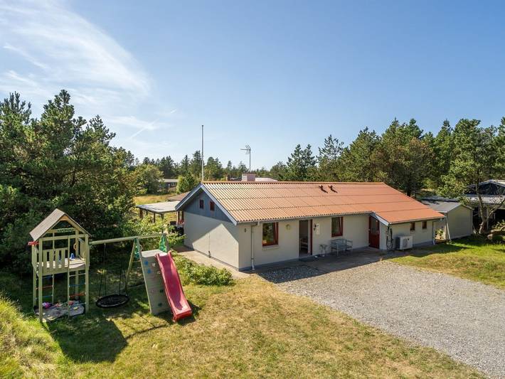 Ferienhaus für 10 Personen, mit Pool und Sauna in Klitmøller