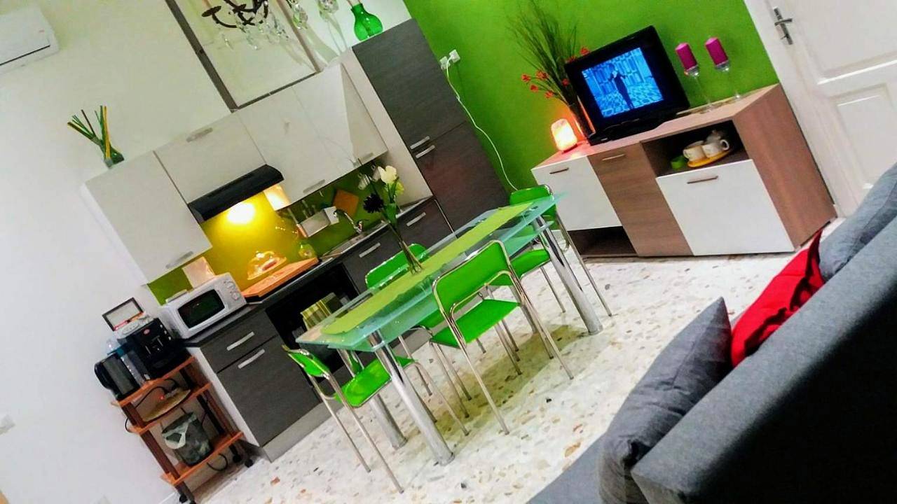 Appartamento intero, Apartment with Balcony in Paternò, Catania e dintorni