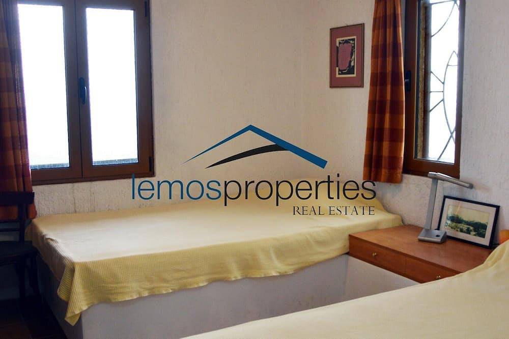 Großes Familienhaus ideal für eine Gruppe von Freunden oder drei Familien in Kea