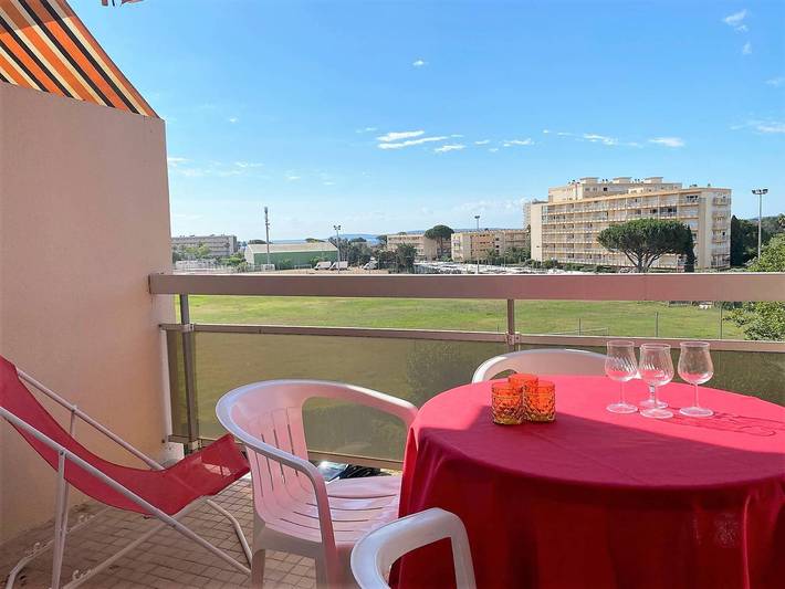 Gîte pour 4 personnes, avec Terrasse dans Golf Grand Jardin