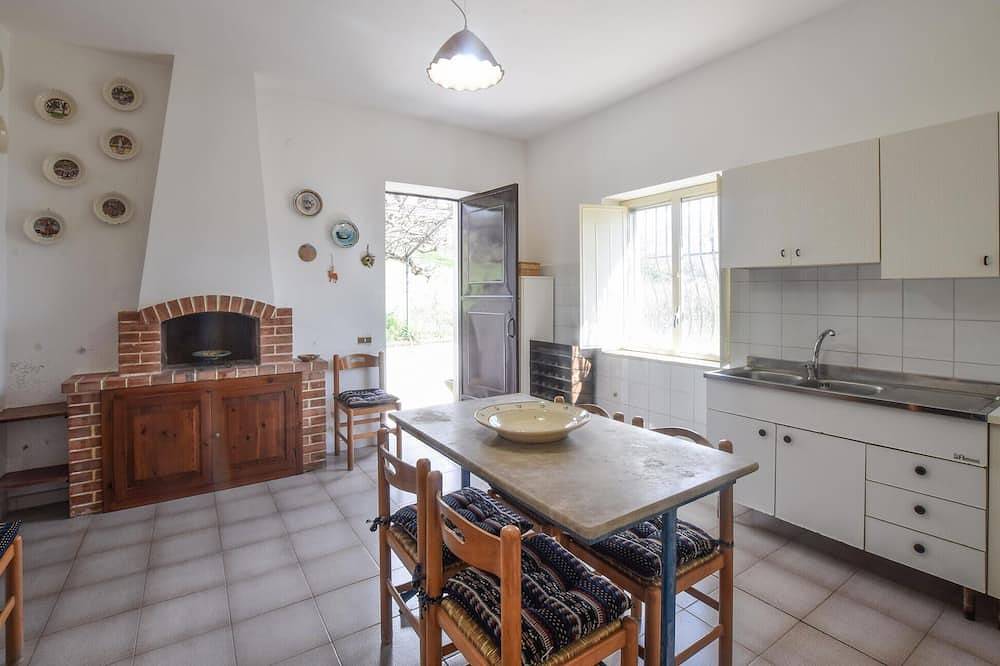 Nice home in Cetraro - San Pietro in Cetraro, Tyrrhenian Coast Kalabria