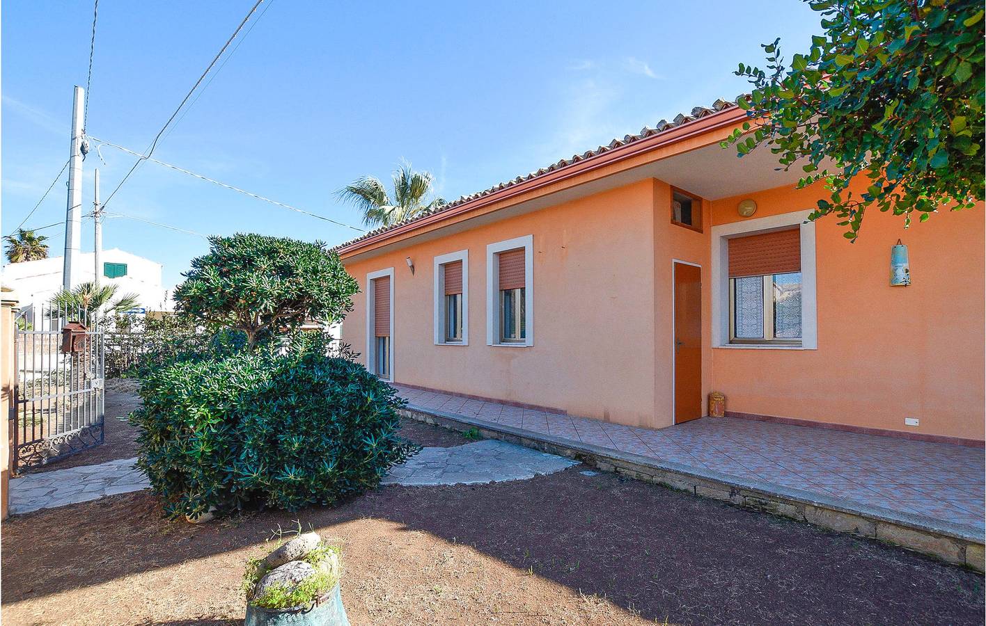 Accogliente appartamento sulla spiaggia con servizi in Marina di Modica, Modica