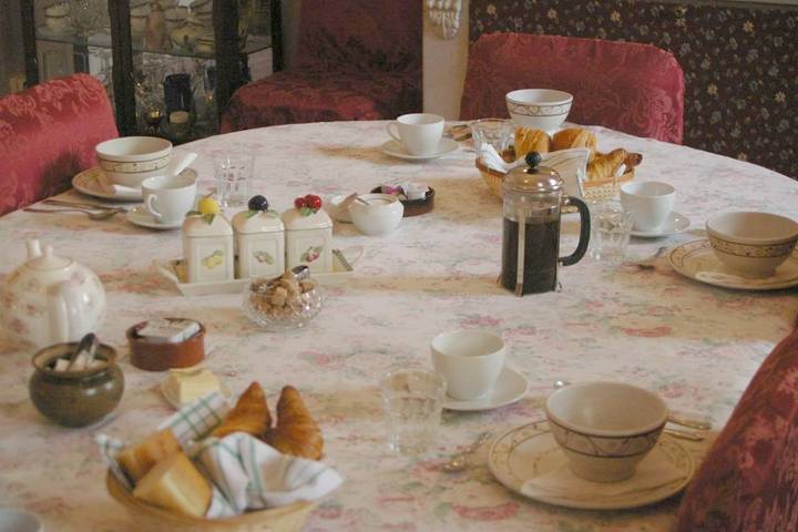 Chambre d’hôte pour 2 personnes, avec vue ainsi que jardin et piscine dans l' Ariège - 2