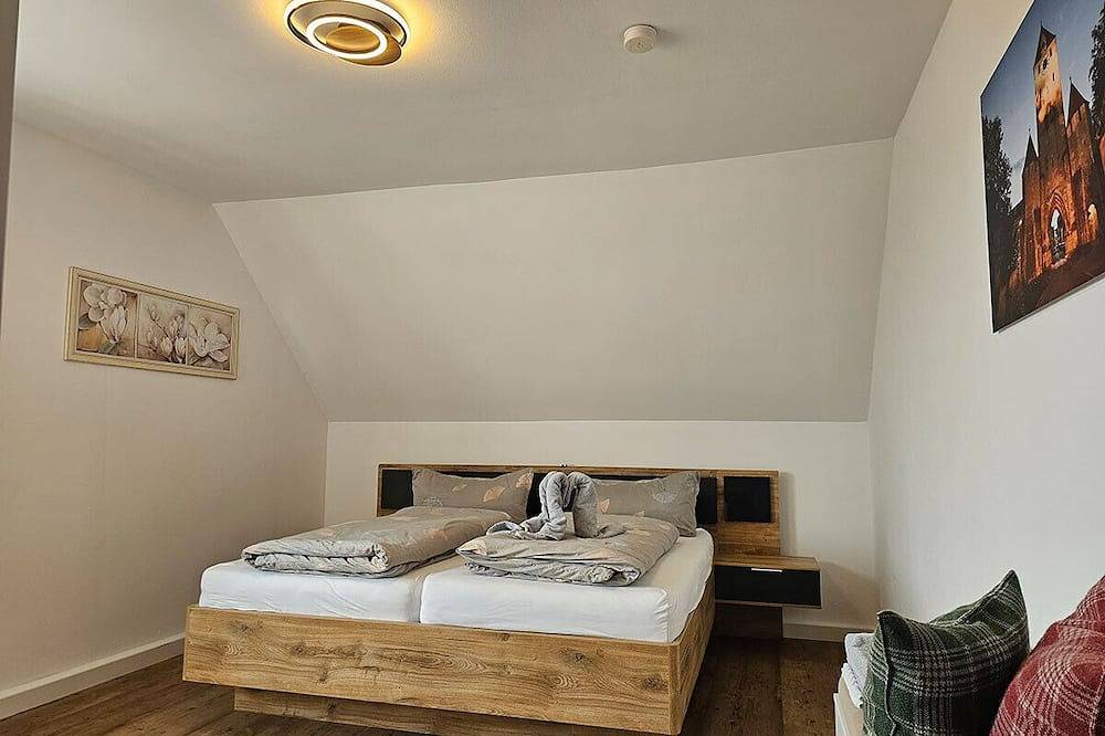 Ganze Wohnung, Gemütliche Ferienwohnung (83 qm) mit drei Schlafzimmern und Terrasse in Sinzing, Ostbayern