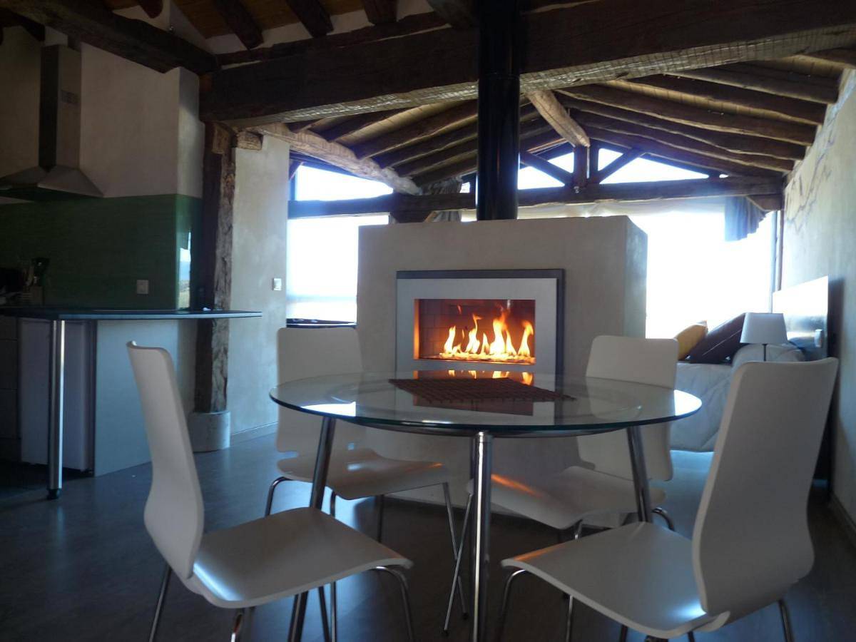 Apartamento entero, Suite rural con jacuzzi in Cabañas de Polendos, Provincia de Segovia