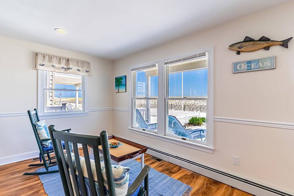 Ganze Wohnung, Lovely 3 Bedroom Lavallette Beachfront Rental in Toms River, Ocean County