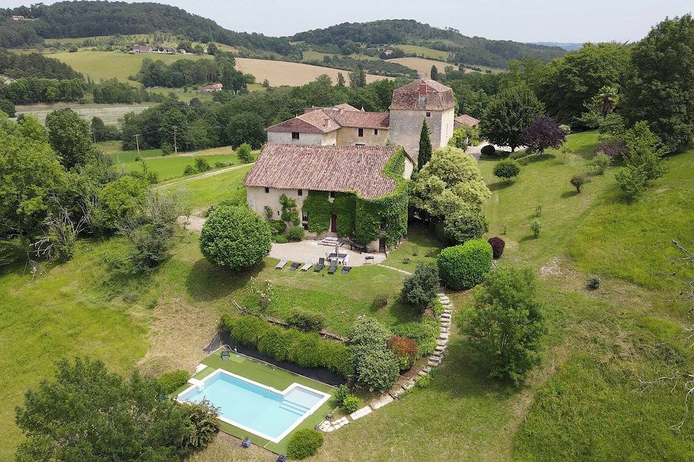 La Guest House du Château le But Proche de Périgueux au cœur du Périgord. in Léguillac-de-l'Auche, Périgord Blanc