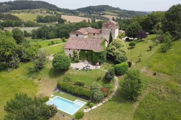 Cottage pour 9 personnes, avec jardin à Léguillac-de-l'Auche