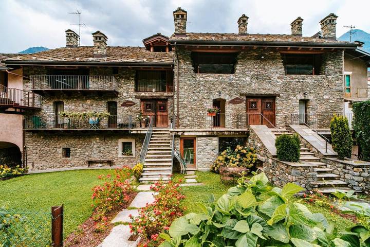 Appartement de vacances pour 2 personnes, avec Terrasse et Jacuzzi ainsi que Jardin et Sauna
