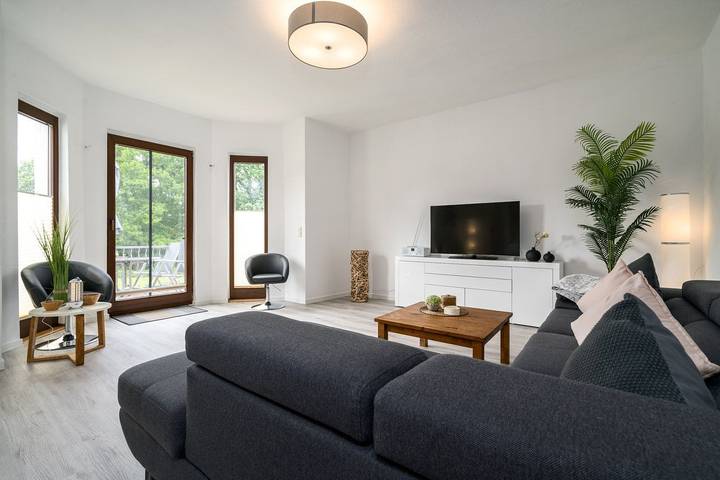 Ganze Wohnung, Ferienwohnung Villa am Strand ++ Wasserblick, tolle Seelage, 100 m zum Strand in Strandbad Mirow, Mirow