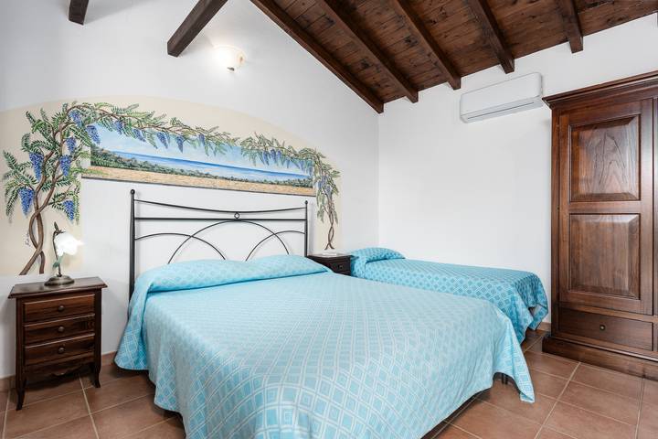 Studio 'Osalla' with Mountain View, Wi-Fi and Air Conditioning in Orosei, Gulf of Orosei