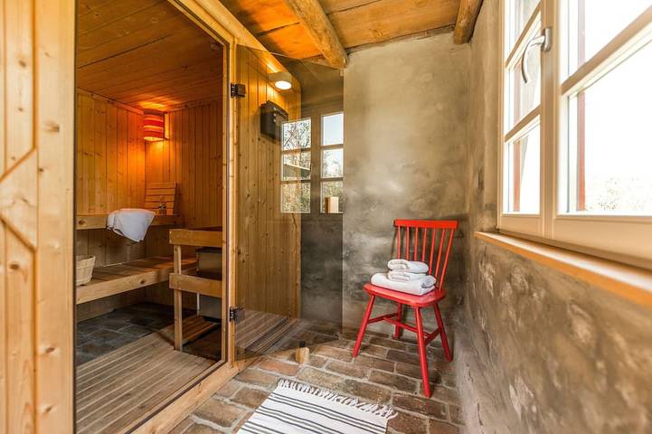 Ferienhaus für 4 Personen, mit Balkon/Terrasse und Terrasse sowie Garten und Sauna