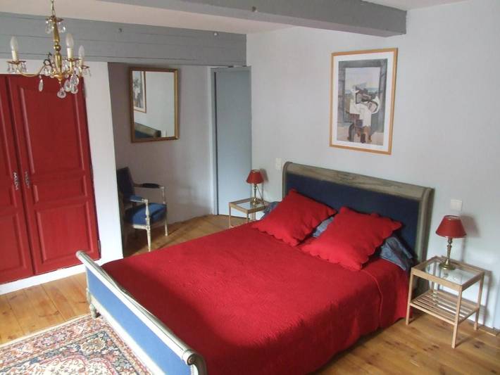 Chambre d’hôte pour 2 personnes, avec Jacuzzi et Terrasse ainsi que Jardin et Sauna