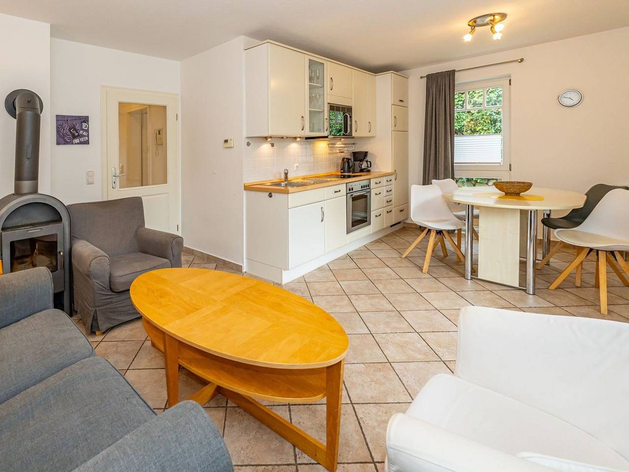 Ganze Ferienwohnung, Haus Conwind Wohnung 1 - Komfortable Ferienwohnung Syltkoje mit Terrasse und Parkplatz auf Sylt in Keitum, Sylt (Gemeinde)