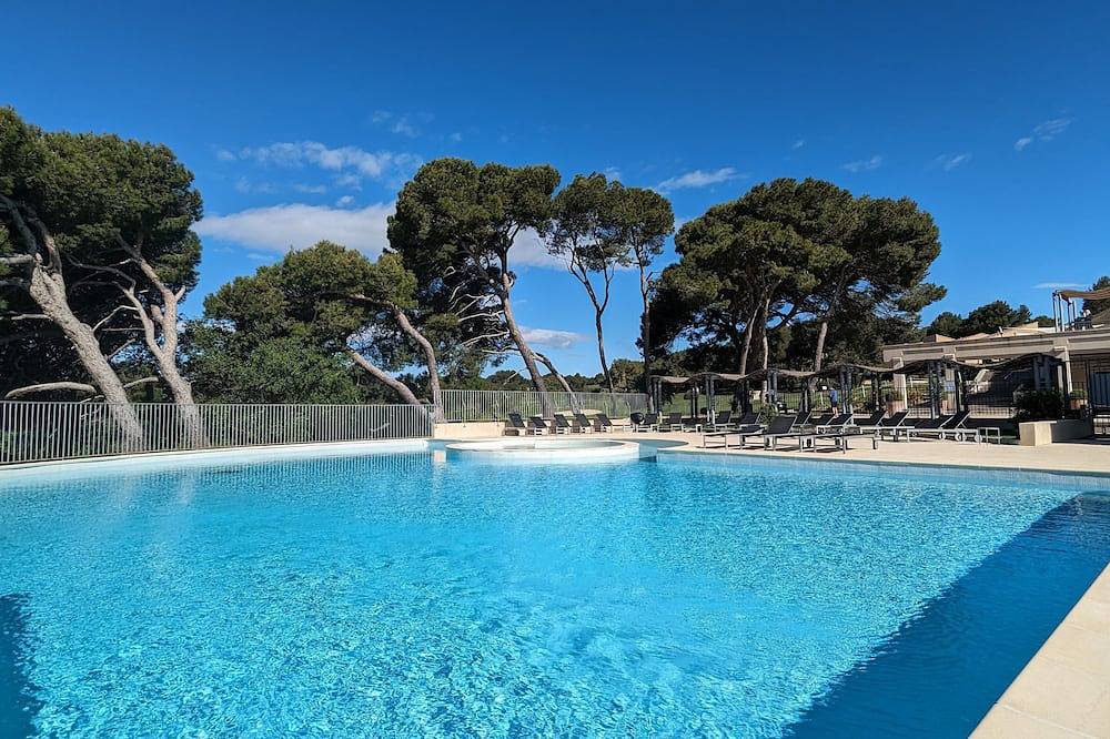 Appartement entier, Côté Golf, bel appartement Rdc avec terrasses dans Golf - piscine - tennis ... in Saumane-de-Vaucluse, Vaucluse