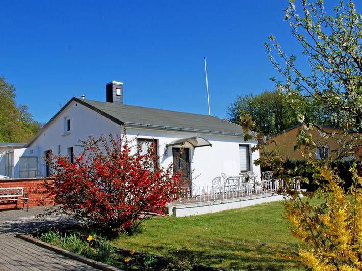 Ferienwohnung für 4 Personen, mit Terrasse und Garten in Sellin