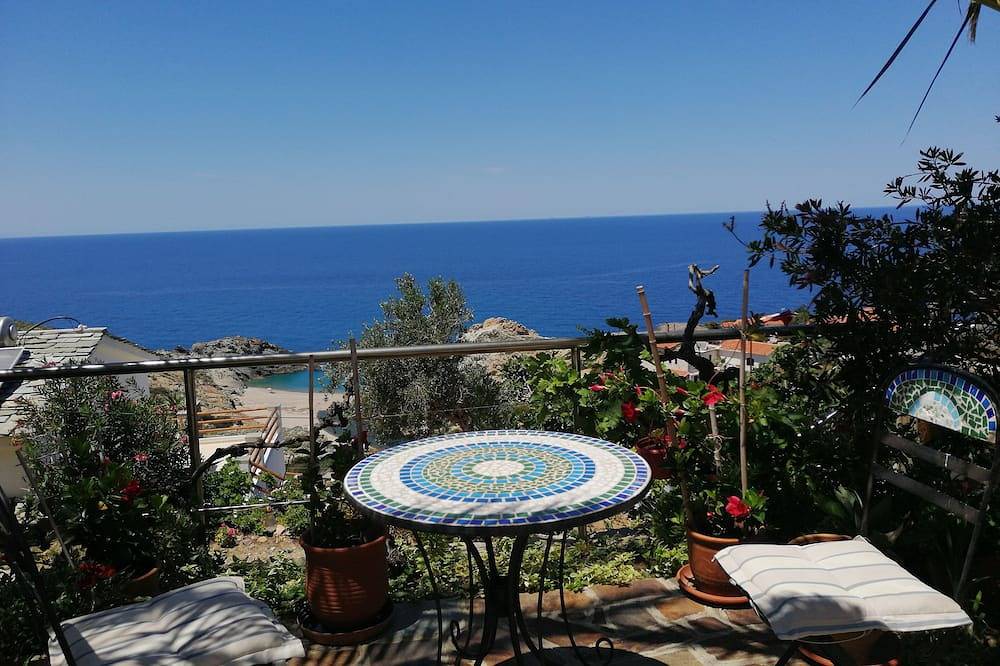 Exklusives Ferienhaus Kalithea mit traumhafter Aussicht in Nas in Ikaria