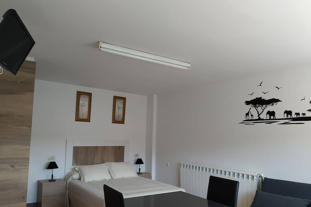 Entire apartment, Bueu: Studio Apartment 300 Meters From The Beach in Bueu, Rías Baixas