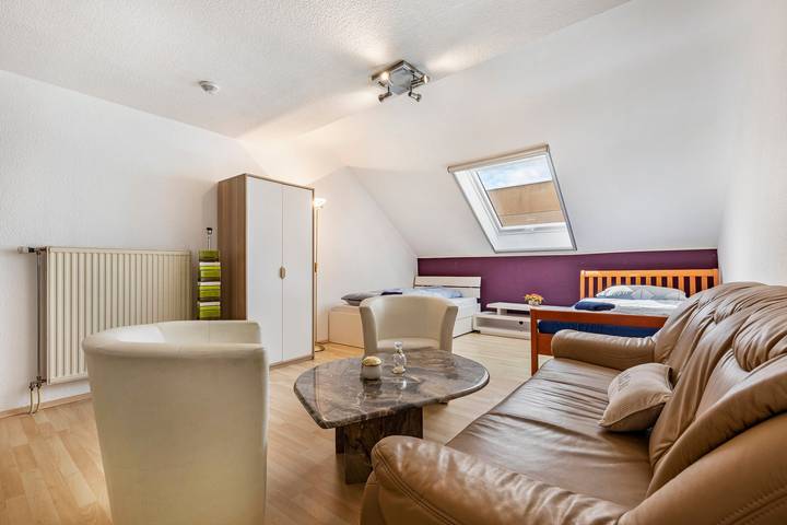 Ganze Wohnung, Apartment 8 „Haus Liliental“ mit Garten, Wlan und vielem Mehr in Viernheim, Bergstraße
