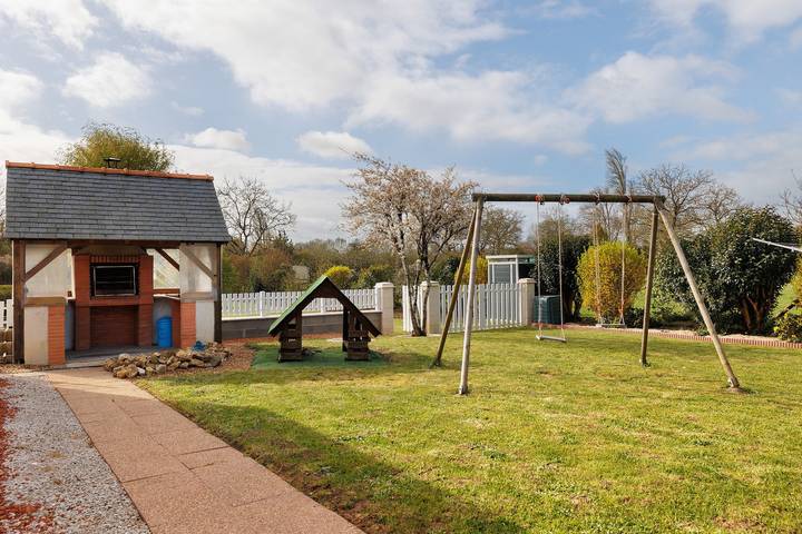 Glamping voor 10 personen, met sauna en tuin, kindvriendelijk in Frankrijk